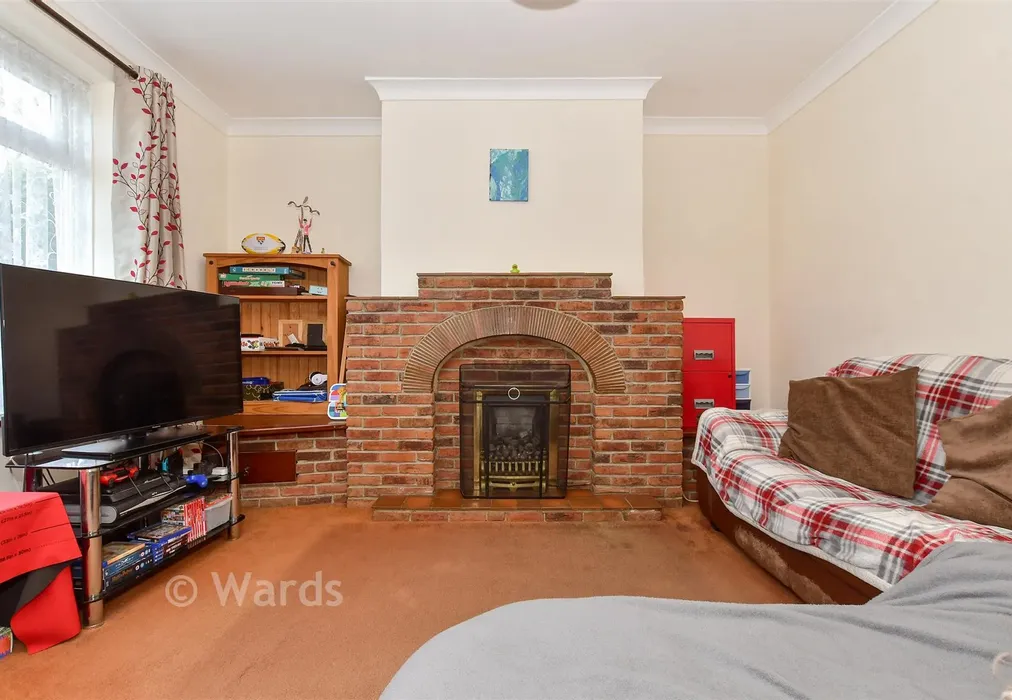 Lounge - St. John's Road, Elvington, Dover, Kent - Wards of Kent