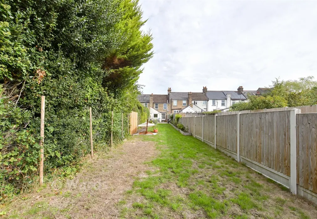 Rear Garden - New Road, Eythorne, Dover, Kent - Wards of Kent