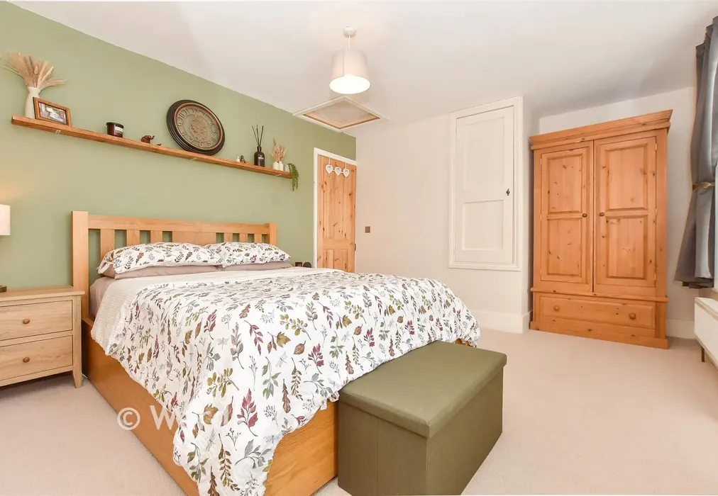 Bedroom 1 - New Road, Eythorne, Dover, Kent - Wards of Kent