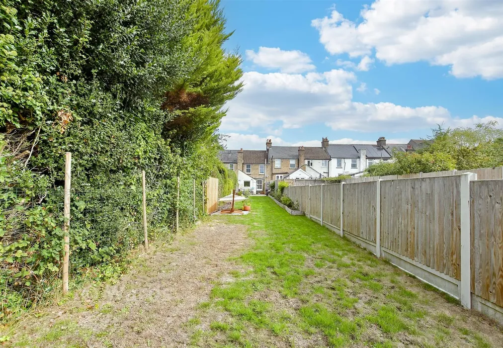 Rear Garden - New Road, Eythorne, Dover, Kent - Wards of Kent