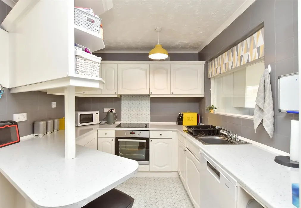 Kitchen - Horsted Avenue, Chatham, Kent - Wards of Kent