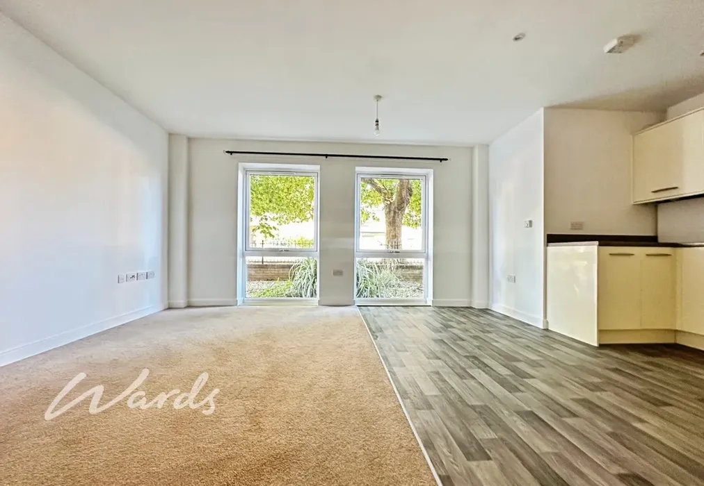 Living/Kitchen Area - Wallis Avenue Park Wood ME15 - Wards of Kent