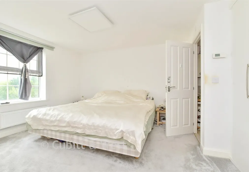 Bedroom 1 - Pipit Way, Peacehaven, East Sussex - Wards of Kent