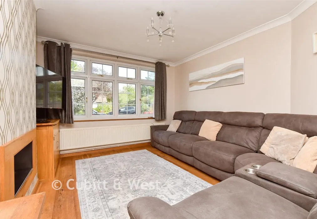 Living Area - Langland Gardens, Croydon, Surrey - Wards of Kent