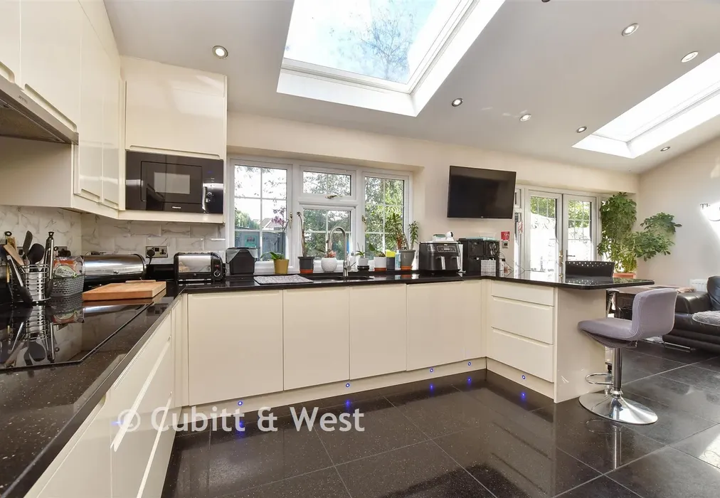Kitchen / Breakfast Area - Langland Gardens, Croydon, Surrey - Wards of Kent
