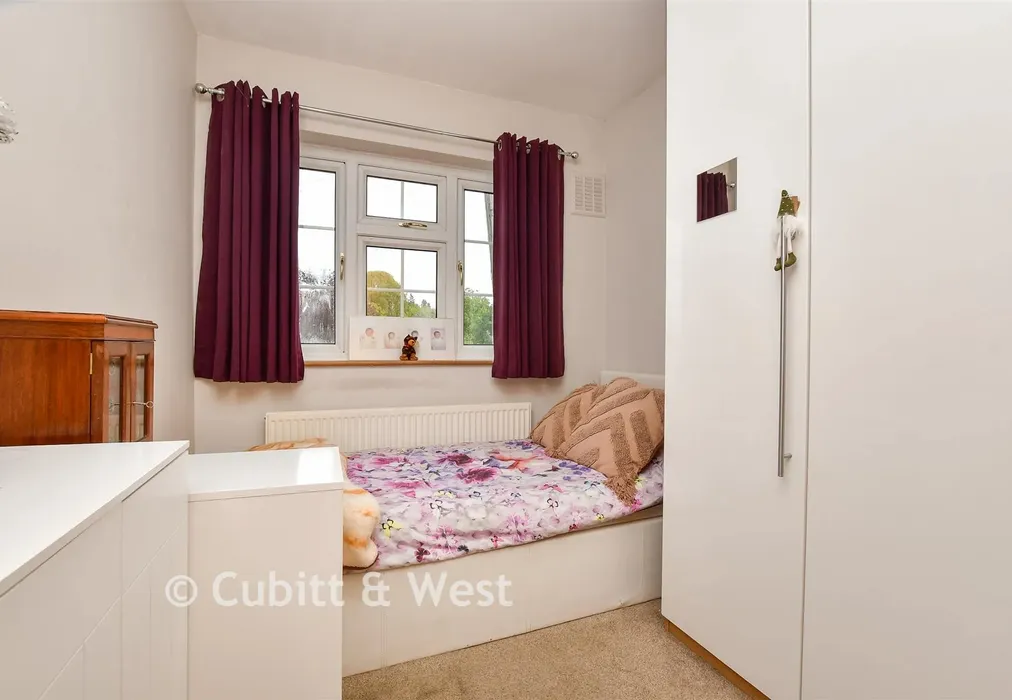 Bedroom 1 - Langland Gardens, Croydon, Surrey - Wards of Kent