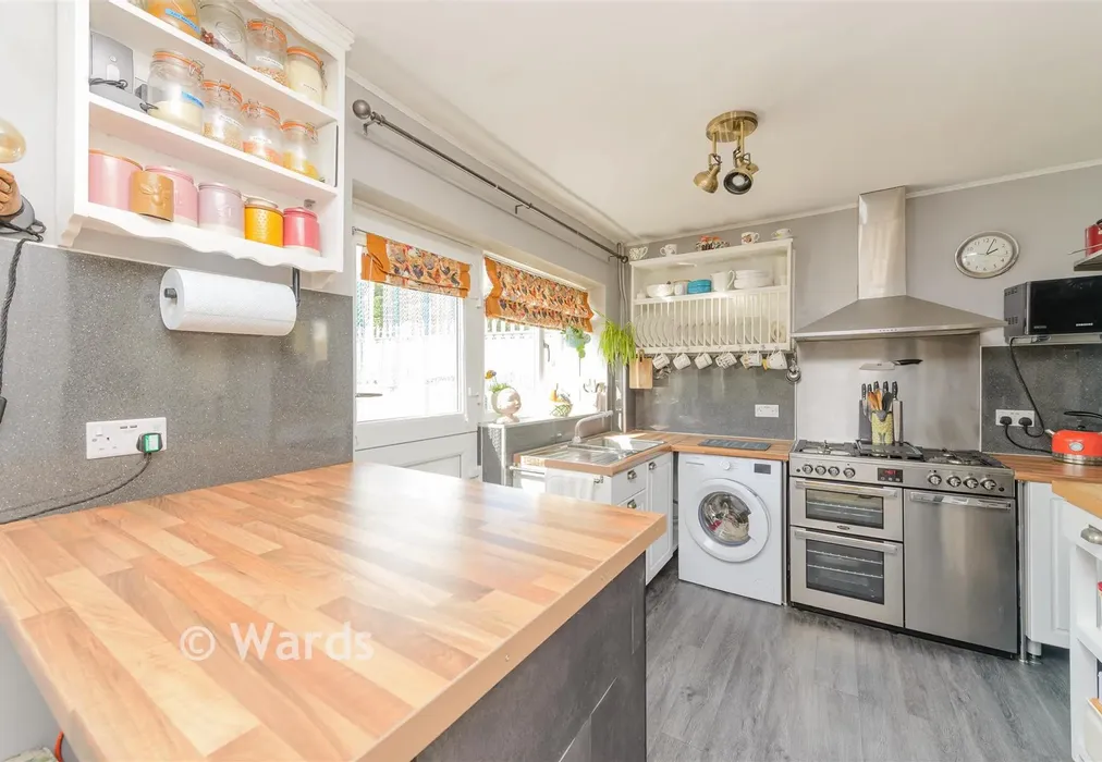 Kitchen - Holly Road, Rochester, Kent - Wards of Kent