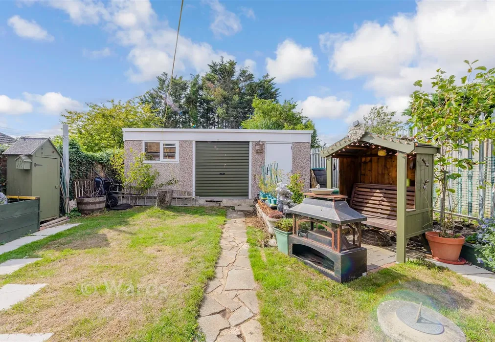 Workshop/Outbuildings - Holly Road, Rochester, Kent - Wards of Kent