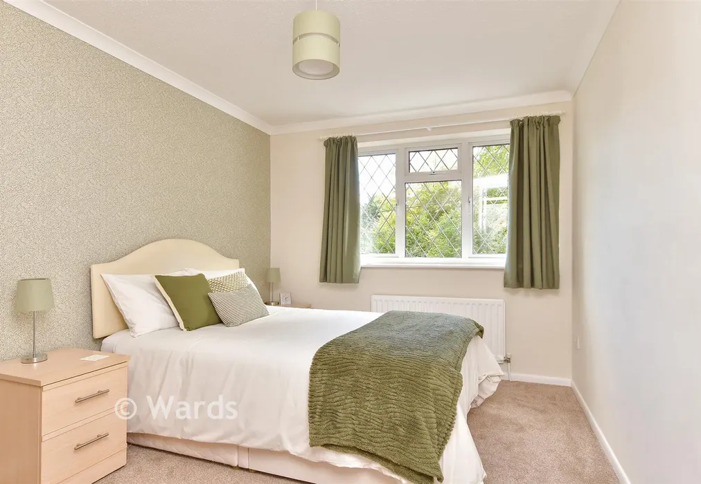 Bedroom 2 - The Covert, Chatham, Kent - Wards of Kent