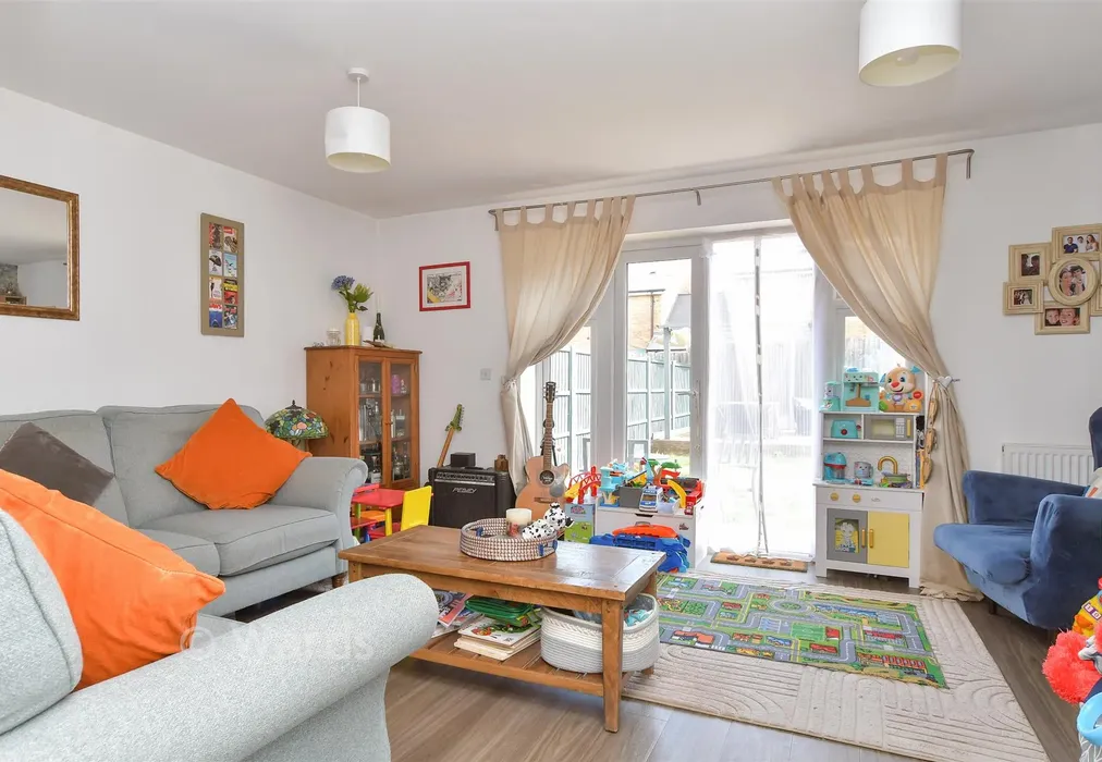 Living Room - Sun Marsh Way, Gravesend, Kent - Wards of Kent