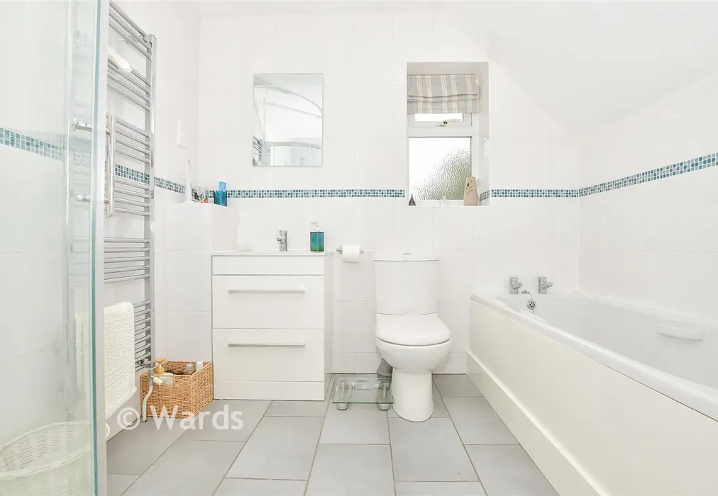 Bathroom - Heath Road, Boughton Monchelsea, Maidstone, Kent - Wards of Kent