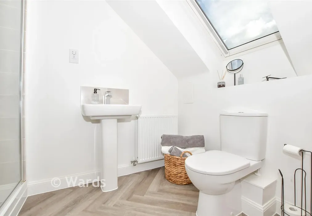En-Suite Shower Room - Matrix Road, Aylesford, Kent - Wards of Kent