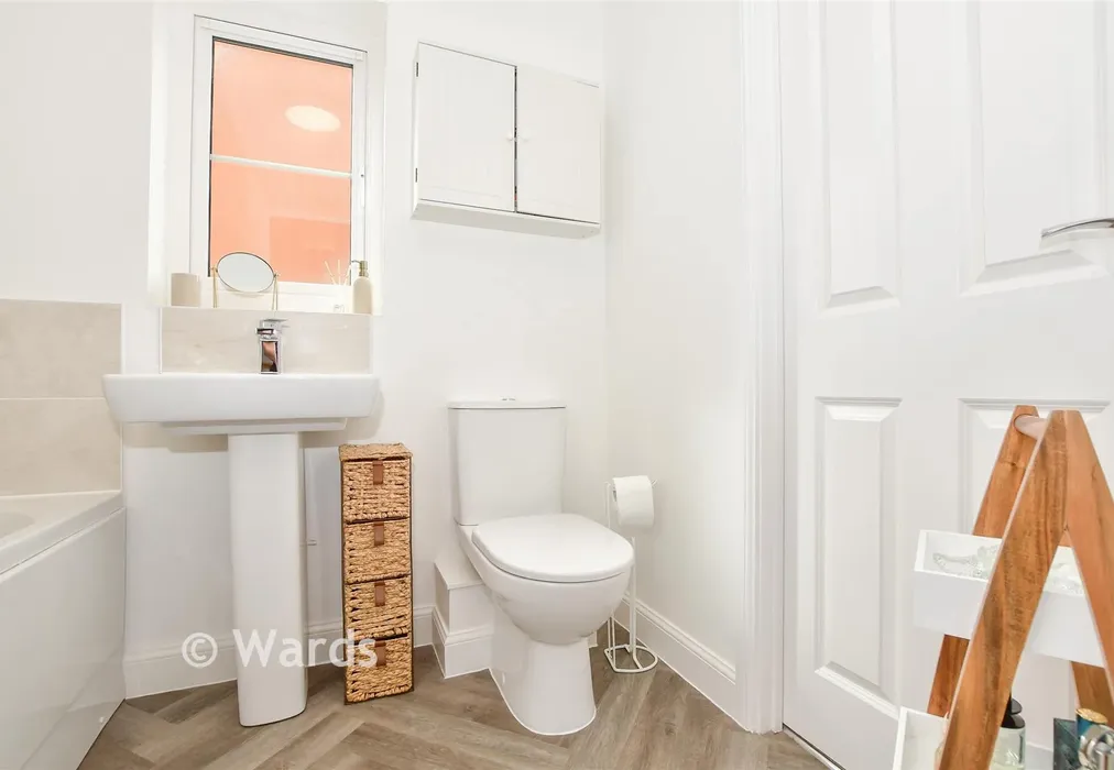 Jack And Jill Bathroom - Matrix Road, Aylesford, Kent - Wards of Kent