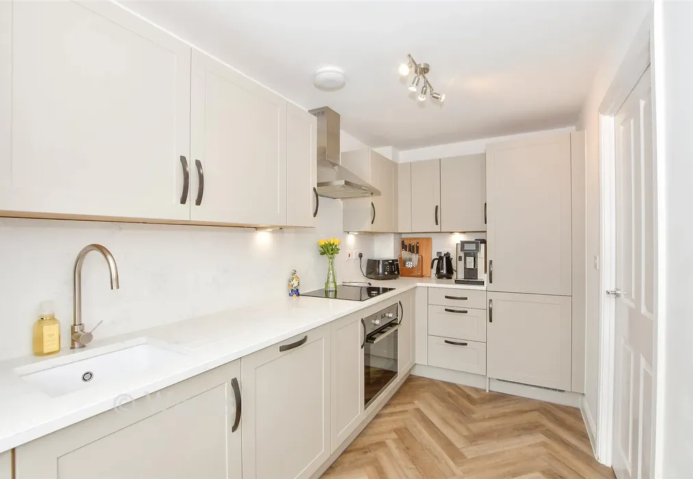 Kitchen - Matrix Road, Aylesford, Kent - Wards of Kent