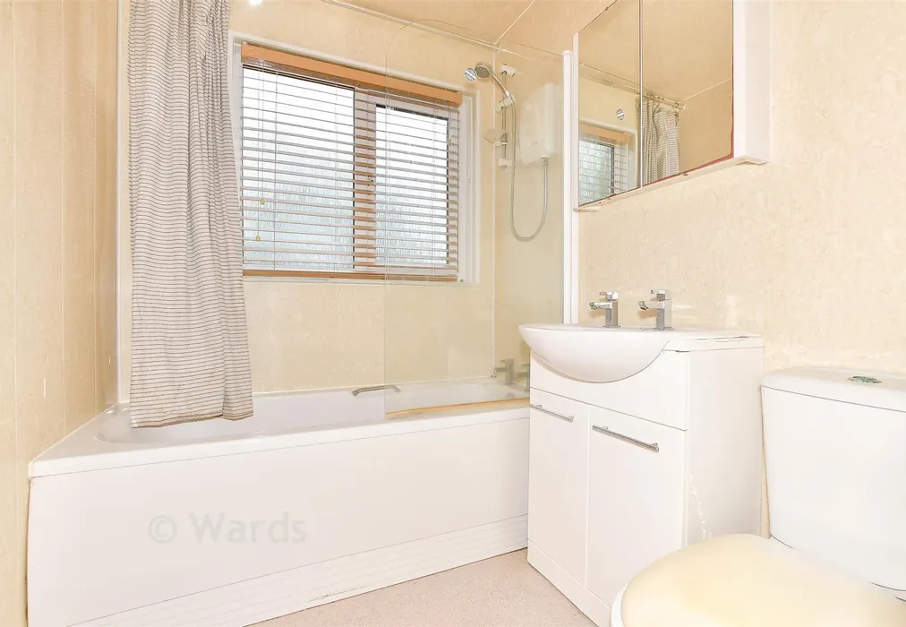Bathroom - Old Park Avenue, Canterbury, Kent - Wards of Kent