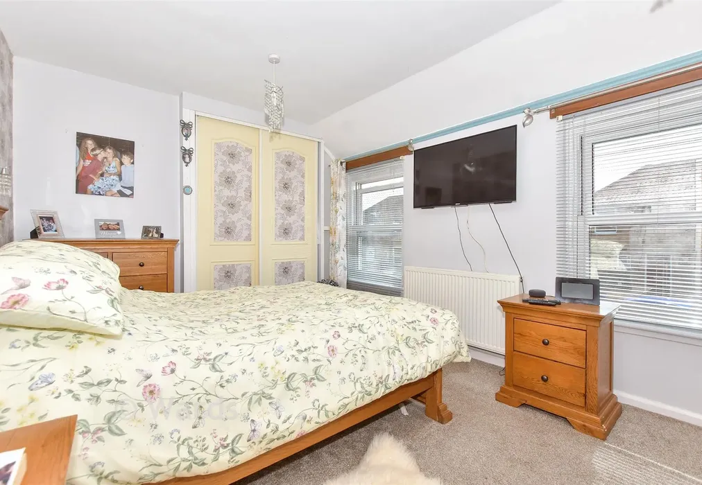 Bedroom 1 - Milner Crescent, Aylesham, Canterbury, Kent - Wards of Kent