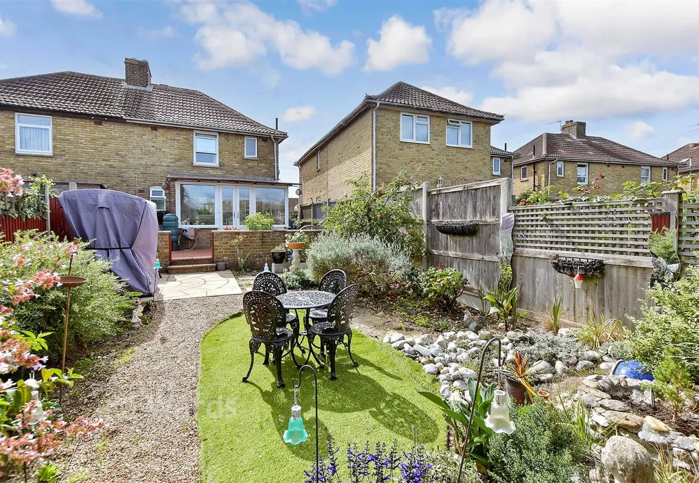 Rear Garden - Milner Crescent, Aylesham, Canterbury, Kent - Wards of Kent