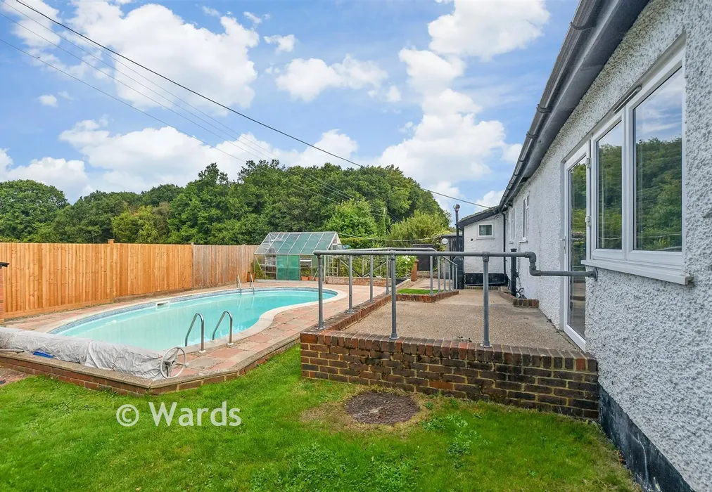 Rear Garden - Biddenden, Ashford, Kent - Wards of Kent