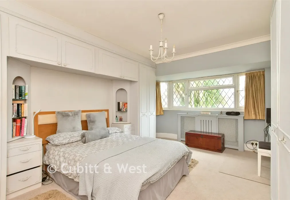 Bedroom 1 - Angus Road, Goring-By-Sea, Worthing, West Sussex - Wards of Kent