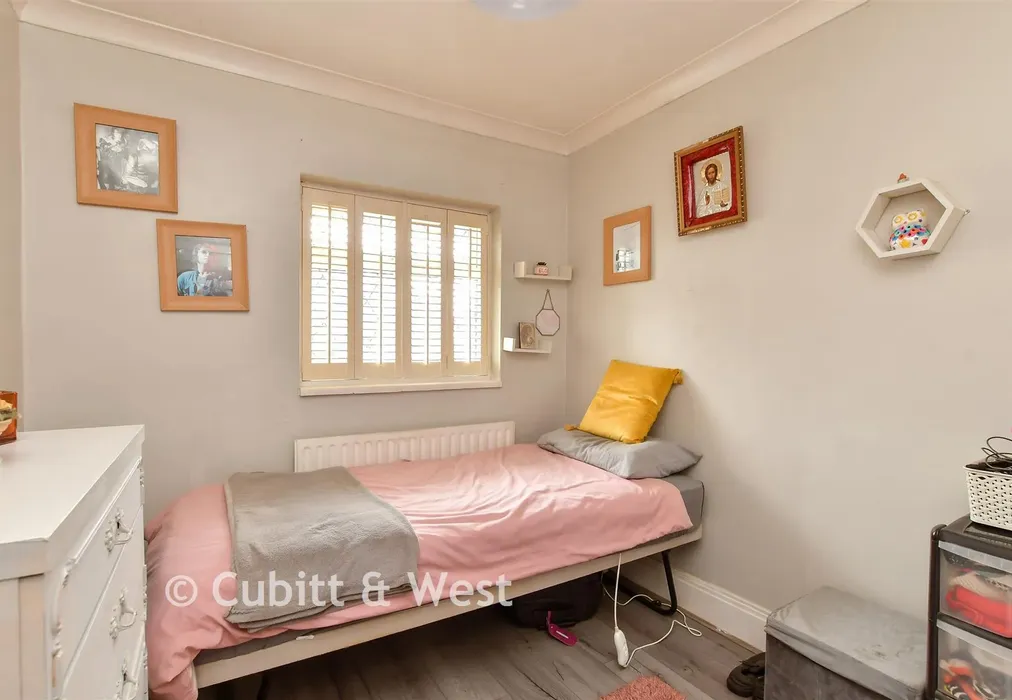 Bedroom 3 - Angus Road, Goring-By-Sea, Worthing, West Sussex - Wards of Kent