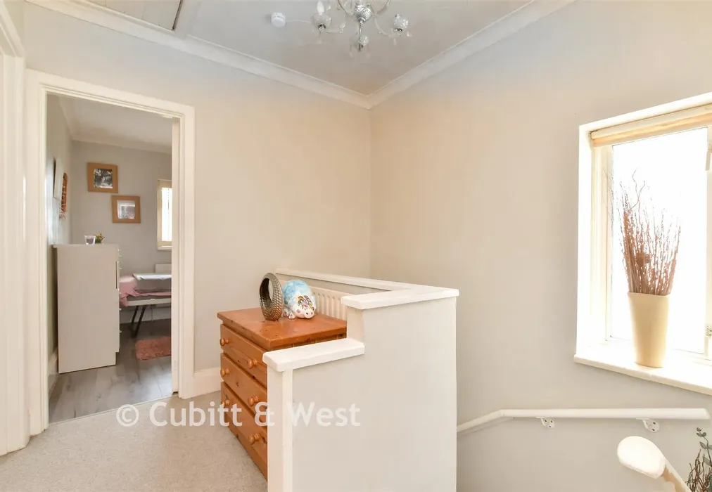 Landing - Angus Road, Goring-By-Sea, Worthing, West Sussex - Wards of Kent