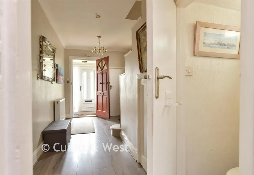 Entrance Hall - Angus Road, Goring-By-Sea, Worthing, West Sussex - Wards of Kent