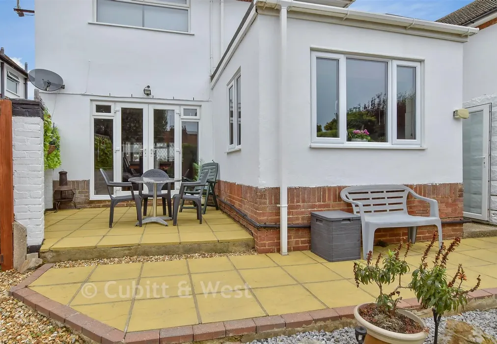 Rear Garden - Angus Road, Goring-By-Sea, Worthing, West Sussex - Wards of Kent