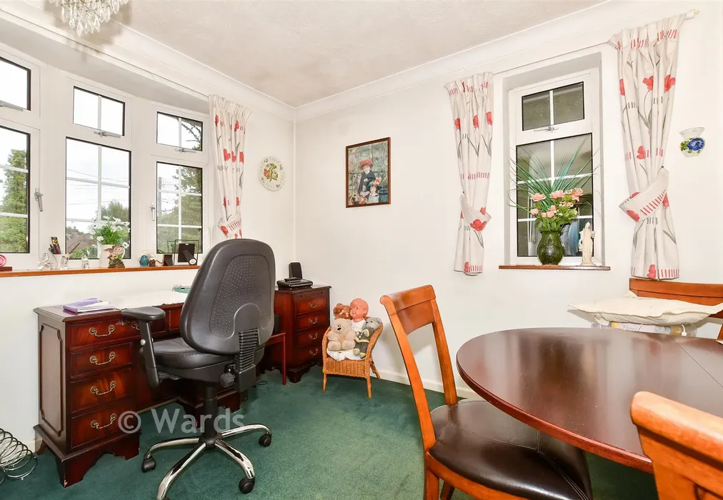 Bedroom 2 - Rectory Lane South, Leybourne, West Malling, Kent - Wards of Kent