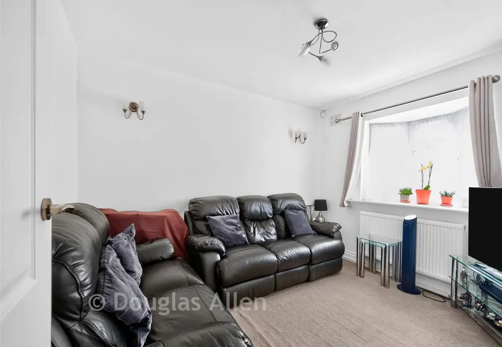 Lounge - Manor Road, Chadwell Heath, Romford, Essex - Wards of Kent