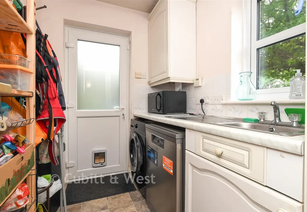 Internal Lifestyle Photograph - Hillbury Gardens, Warlingham, Surrey - Wards of Kent