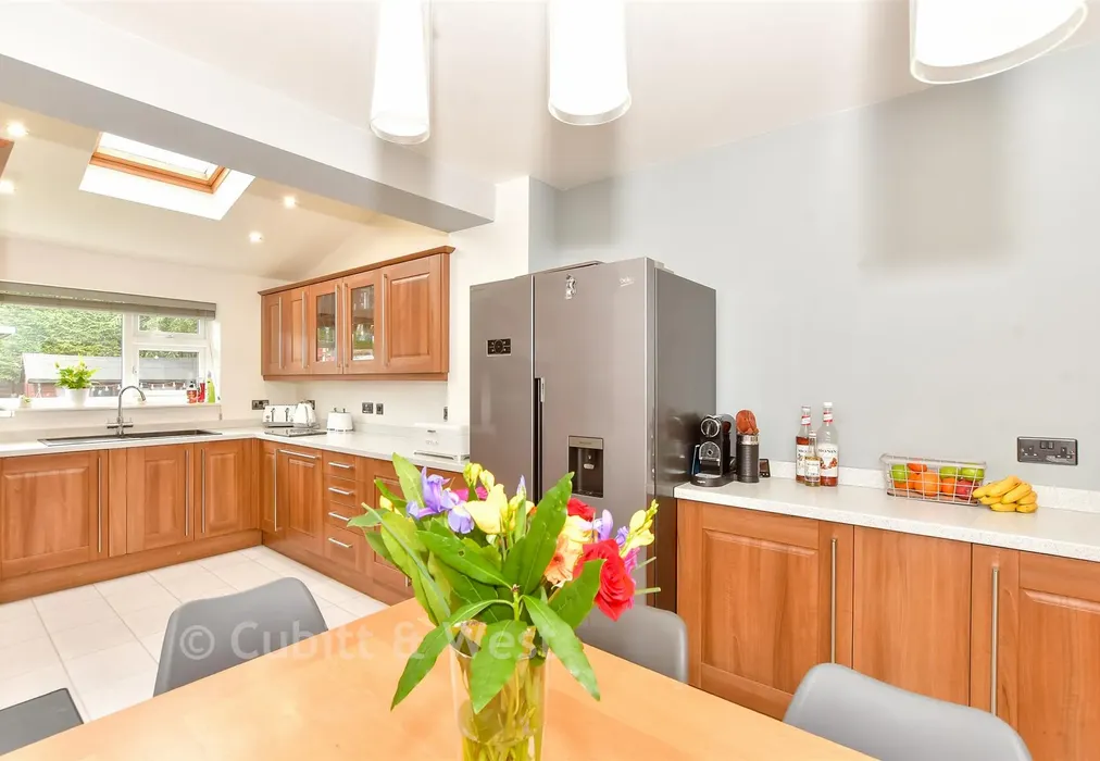 Kitchen/ Diner - Queens Field Walk, Bognor Regis, West Sussex - Wards of Kent