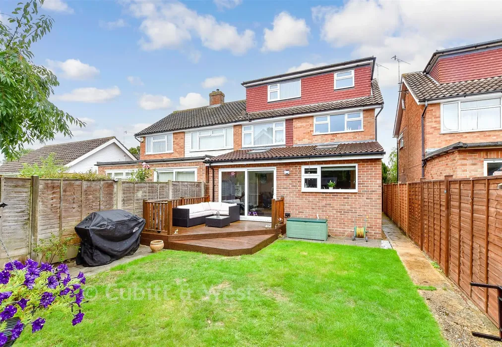 Rear Garden - Queens Field Walk, Bognor Regis, West Sussex - Wards of Kent