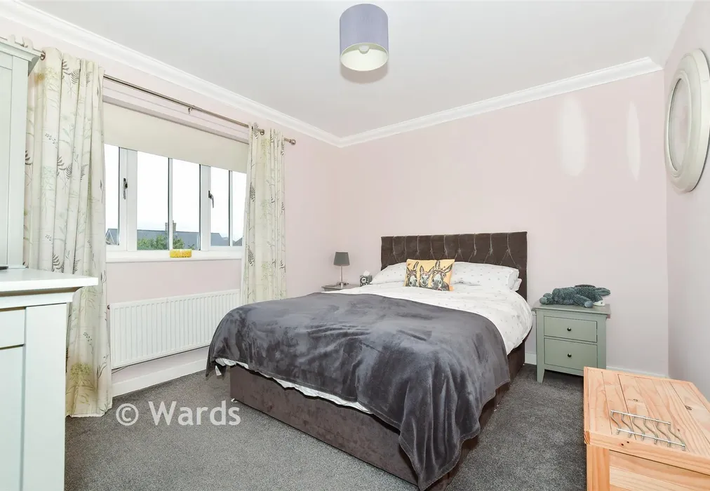 Bedroom - Kings Hill, West Malling, Kent - Wards of Kent