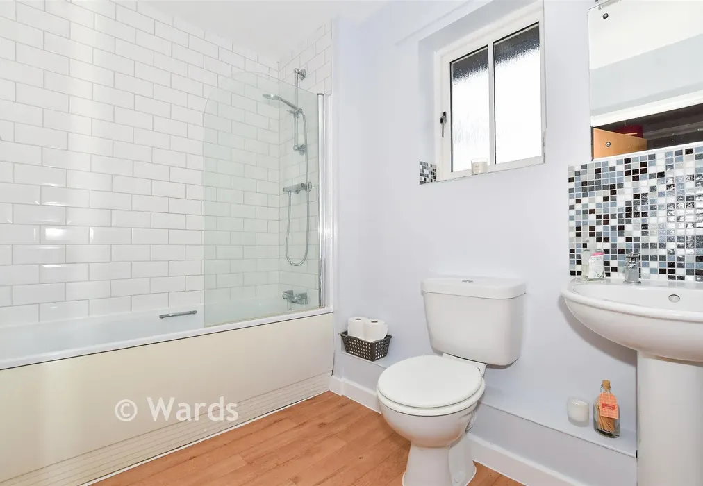 Bathroom - Kings Hill, West Malling, Kent - Wards of Kent