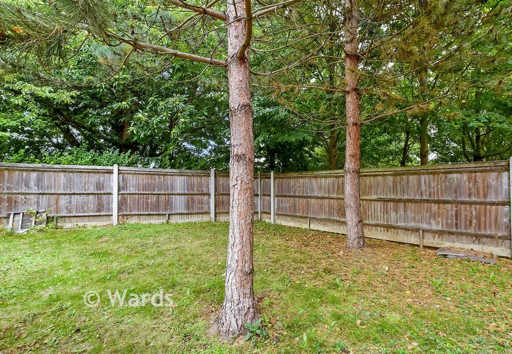 Communal Gardens - Kings Hill, West Malling, Kent - Wards of Kent