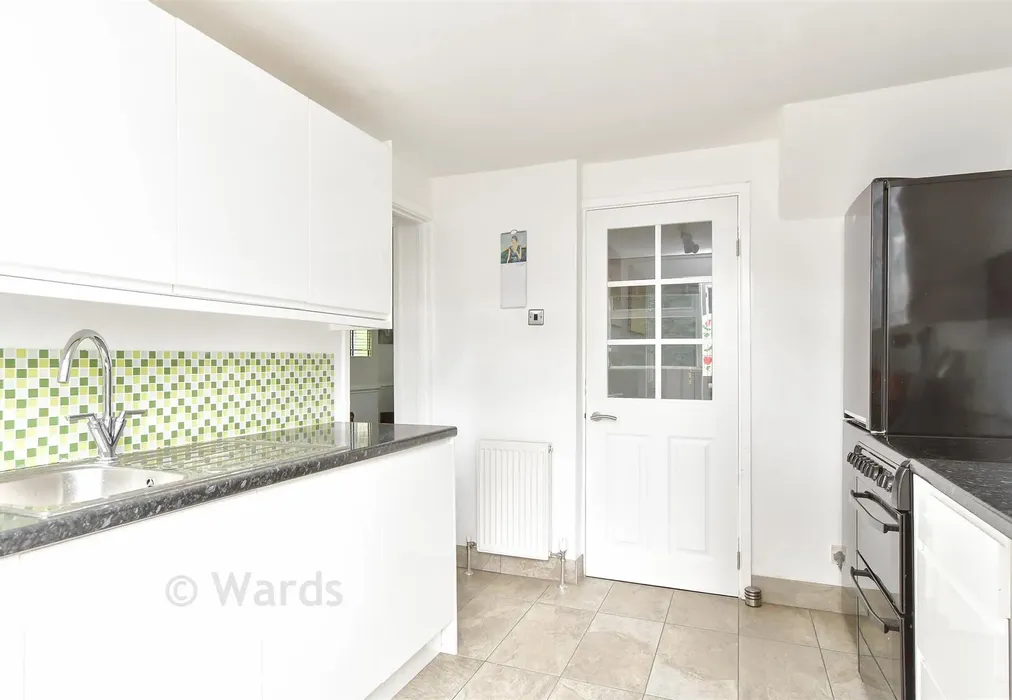 Kitchen - Sundridge Drive, Walderslade, Chatham, Kent - Wards of Kent