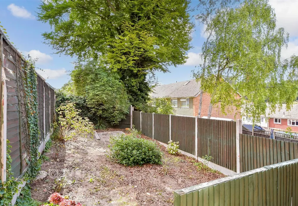 Rear Garden - Sundridge Drive, Walderslade, Chatham, Kent - Wards of Kent