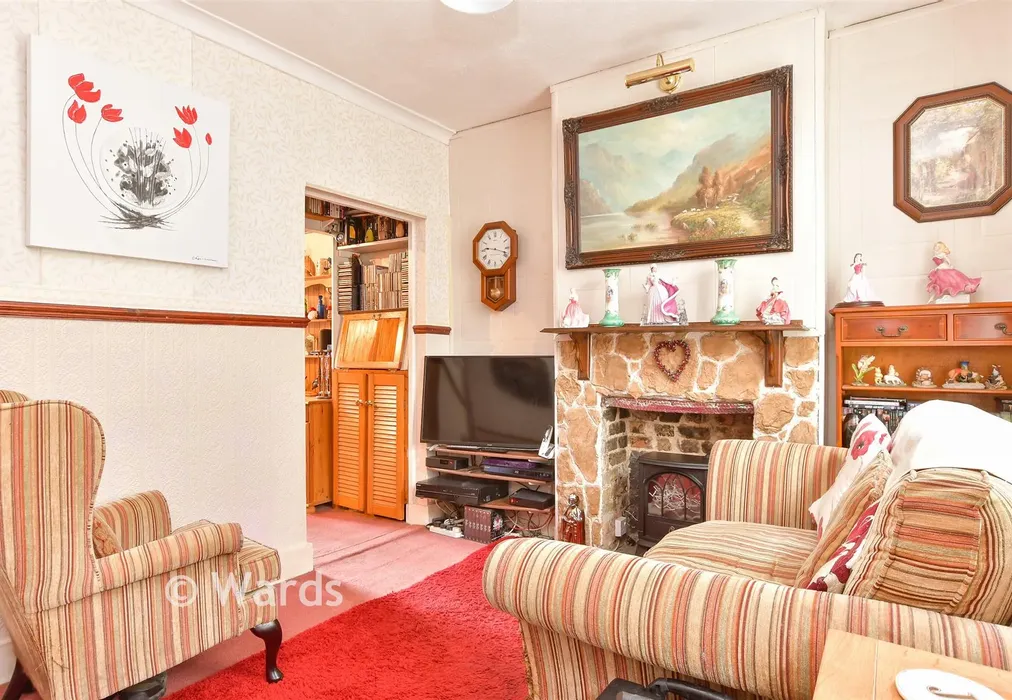 Lounge - South Hill Road, Gravesend, Kent - Wards of Kent