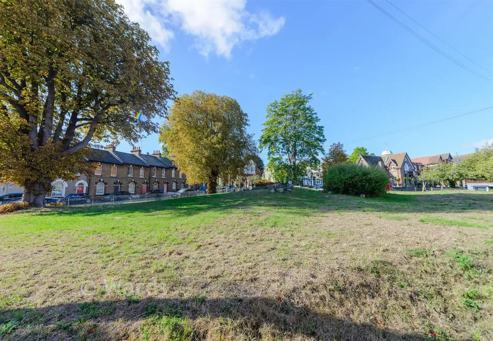 Surrounding Area - Christchurch Crescent, Gravesend, Kent - Wards of Kent