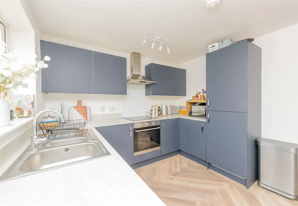 Kitchen - Blondin Road, Gravesham, Kent - Wards of Kent