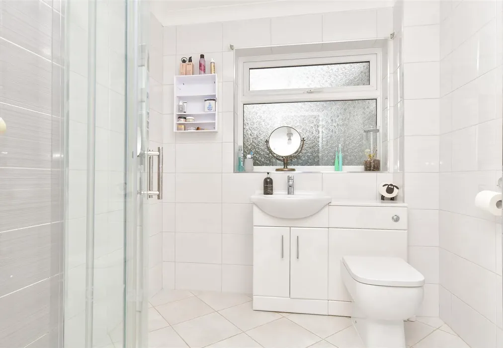 Shower Room - Thistledown, Gravesend, Kent - Wards of Kent