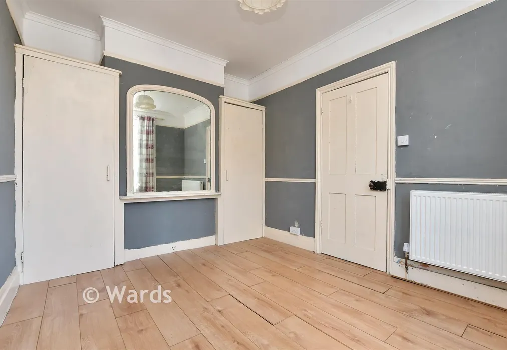 Bedroom 2 - Church Street, Broadstairs, Kent - Wards of Kent
