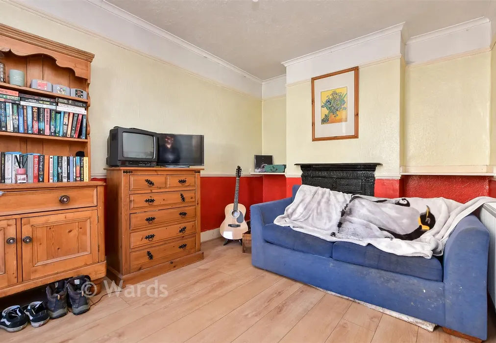 Sitting Room - Church Street, Broadstairs, Kent - Wards of Kent