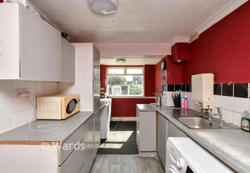 Kitchen - Church Street, Broadstairs, Kent - Wards of Kent