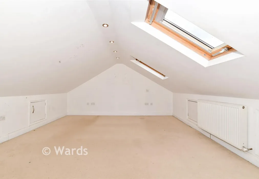 Loft Room - New Hythe Lane, Larkfield, Kent - Wards of Kent