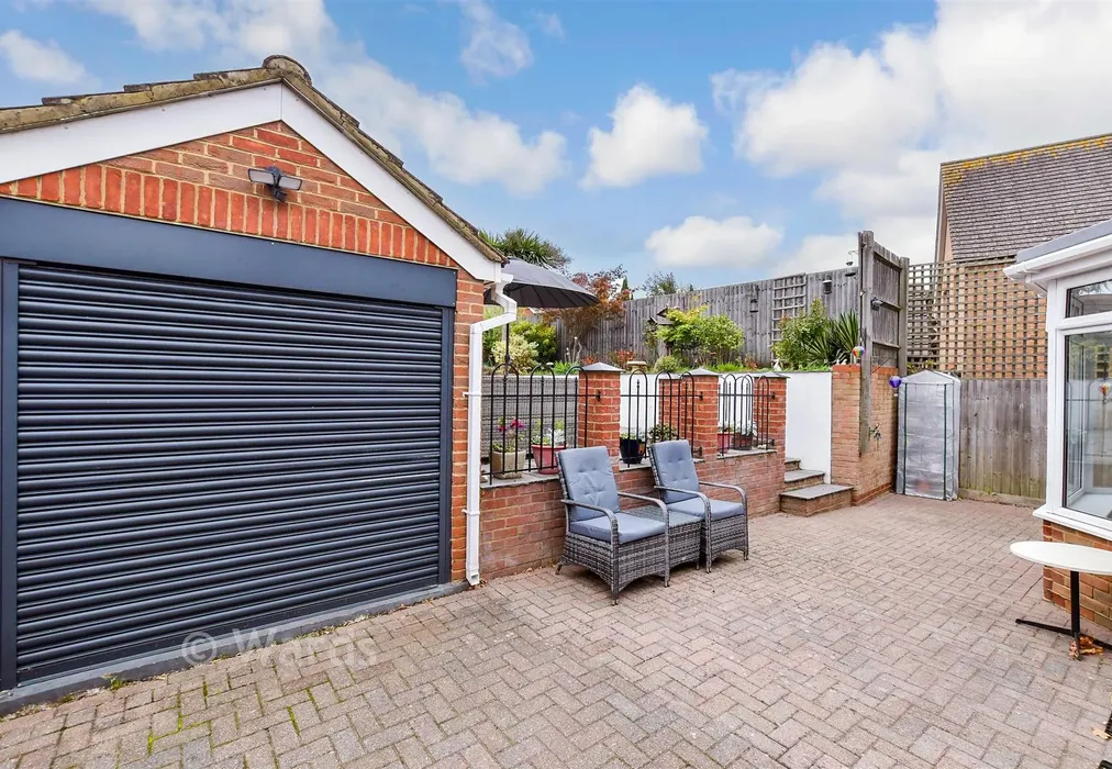 Rear Garden - New Hythe Lane, Larkfield, Kent - Wards of Kent