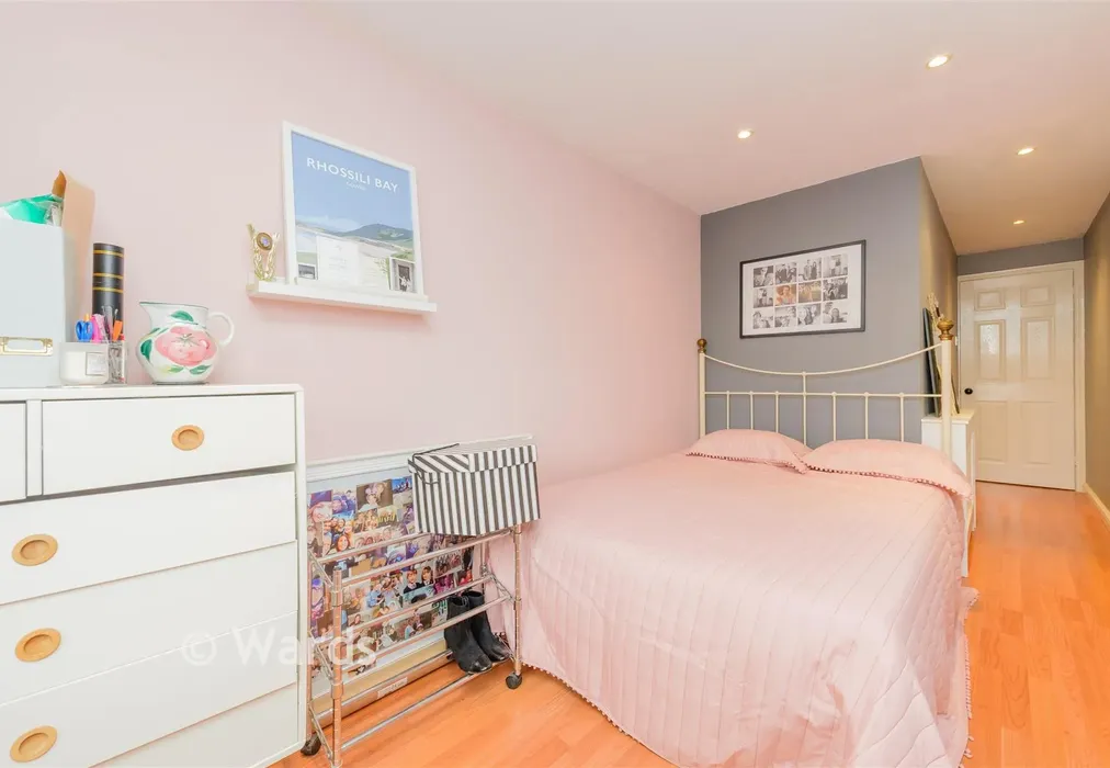 Bedroom 2 - Fawkham Avenue, Longfield, Kent - Wards of Kent