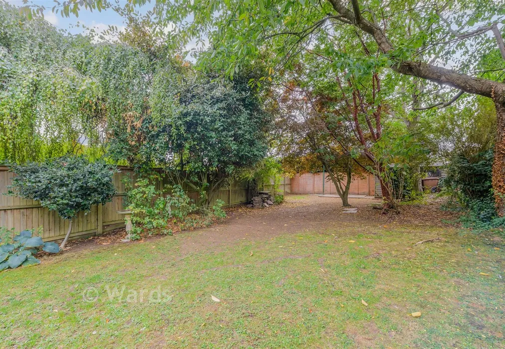 Rear Garden - Fawkham Avenue, Longfield, Kent - Wards of Kent