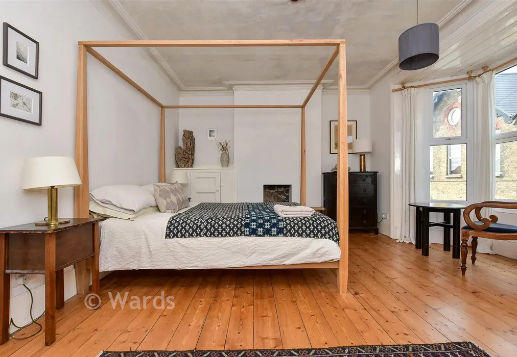 Bedroom 1 - Grotto Hill, Cliftonville, Kent - Wards of Kent