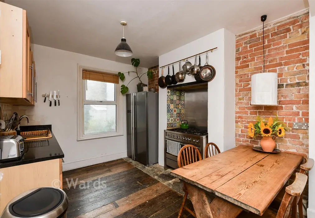 Kitchen - Grotto Hill, Cliftonville, Kent - Wards of Kent